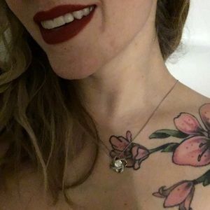 Meet your Posher, Cynthia